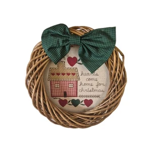 Handcrafted 9" Christmas Wreath Embroidery & Applique Fabric Insert Bow Folk Art - Picture 1 of 8