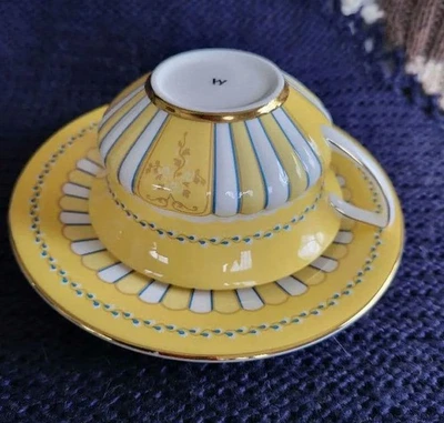 Wedgwood Harley Queen黄色丝带杯和碟子 — 第 1/4 张图片