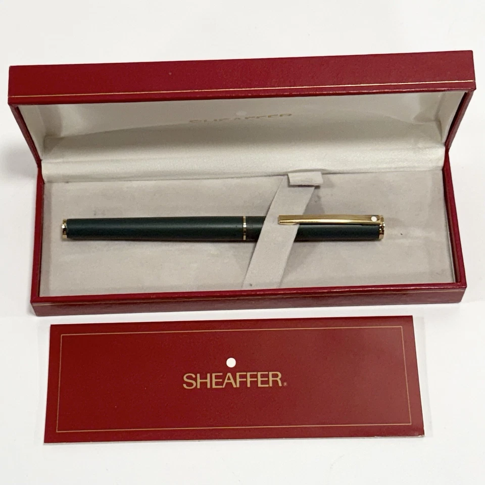 Bolígrafo Sheaffer 264 verde mate con borde dorado y caja Foto 1 de 4