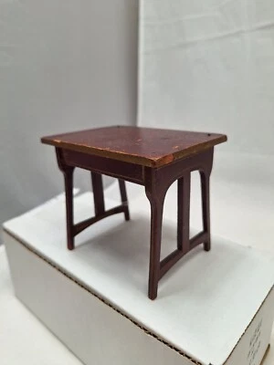 Mesa de escritorio roja antigua de 3,5" para casa de muñecas muebles Alemania c1900 tal cual 1:12 Foto 1 de 4