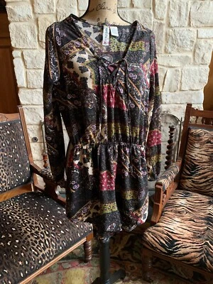 Women’s Long Sleeve Black Garnet Beige Floral Romper Size Small Pretty! - Image 1 of 4