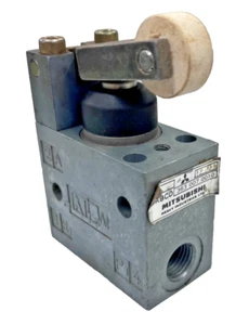 WABCO Mitsubishi 3630070010 3/2-Way NW7 Roller Operated Directional Valve - Picture 1 of 4