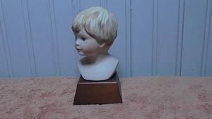 Figurina Busto Gioventù 1981 di Frances Hook Numerata Edizione Limitata 5" - Foto 1 di 8
