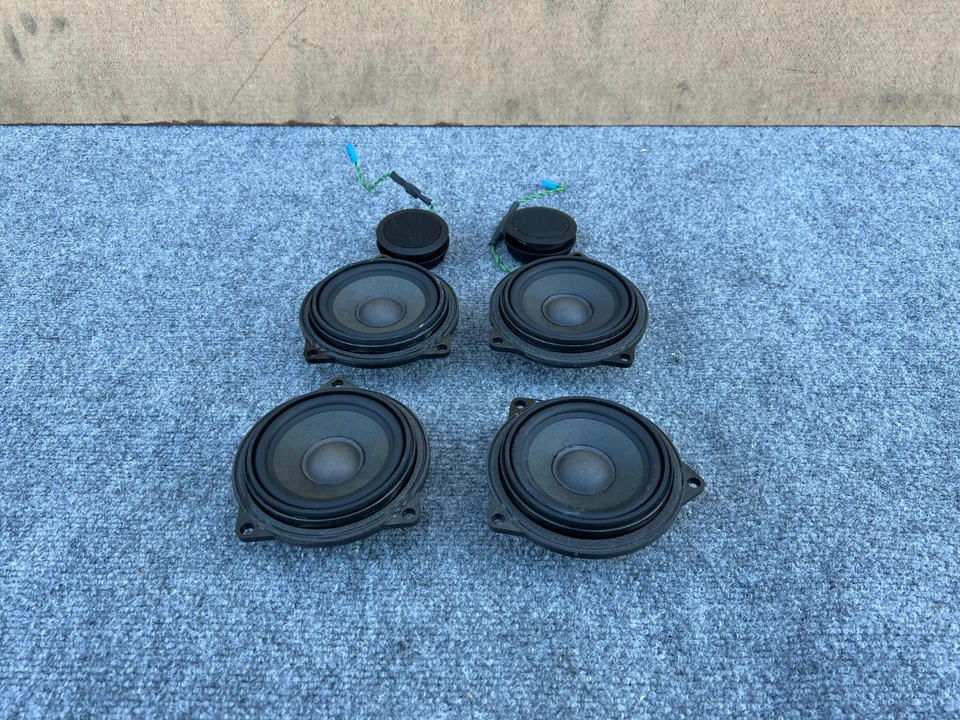 宝马 E92 E93 2007 - 2013 原始设备制造商前后哈蒙卡登门闪光灯斜纹套装 — 第 1/4 张图片