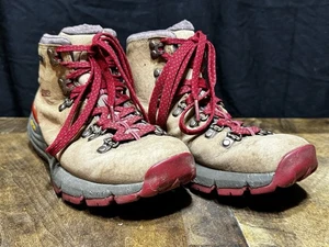 Danner Mountain 600 Damen-Wanderstiefel 4,5 Zoll braun Wildleder/rot 62245 – Wmn Größe 6,5 - Bild 1 von 13
