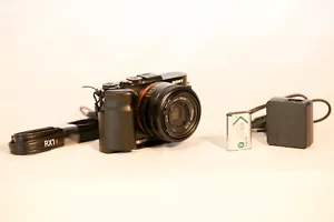 Sony Cyber-shot RX1R 24.3MP Kompaktkamera Digitalkamera 35 mm Vollformat - Bild 1 von 8