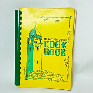 Fort Ft. Leavenworth Kansas KS Vintage 1967 Officer's Wives' Club Kochbuch Koch - Bild 1 von 12
