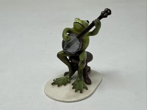 Retired Hagen Renaker Specialty Frog Playing Banjo ("Toadally Brass Band") - Picture 1 of 6