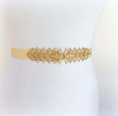 Cinturón elástico champán de 1" de ancho con cierre de filigrana dorada para mujer Foto 1 de 4