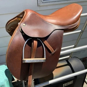 Luc Childeric Saddle 17” Close Contact H hunter Fittings Cover Made In France - Picture 1 of 17