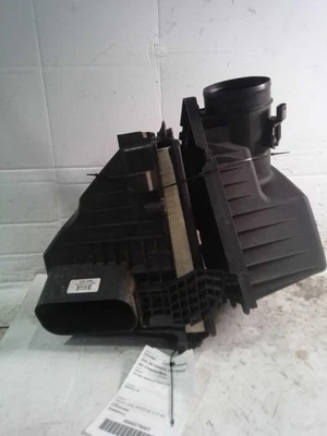 Chevrolet Silverado 1500 2021 conjunto de filtro de aire OEM usado 86529266 Foto 1 de 4