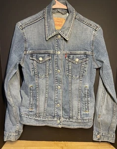 Levi’s Women’s Medium Trucker Stretch Denim Jacket - Picture 1 of 11