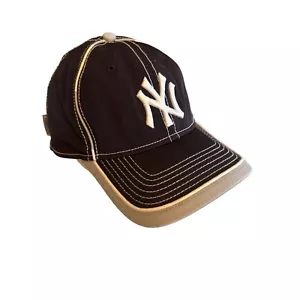 New York Yankees Blue Stretch Fit Hat Cap Size Med / Large - Picture 1 of 8