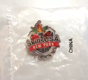 Pin de solapa Skills USA 2019 Nueva York carrera y organización técnica de estudiantes nuevo en paquete - Imagen 1 de 3
