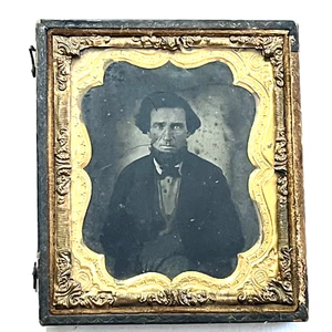 Antike Zinnart 1800 Holz & Goldrahmen Etui Foto von Mann mit Bart - Bild 1 von 14
