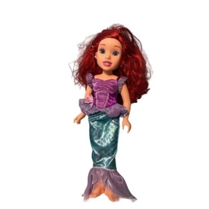 Disney Prinzessin Arielle Meerjungfrau Puppe mit roten Haaren und schimmerndem Schwanz - Bild 1 von 3