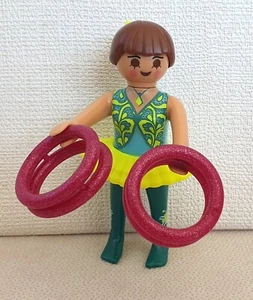 PLAYMOBIL ZIRKUS JONGLEURIN MIT ROTEN RINGEN... - Bild 1 von 2