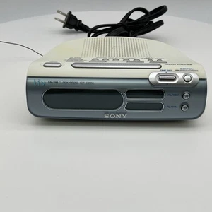 Sony LIV FM/ AM Clock Radio IFC- C273 - Picture 1 of 7