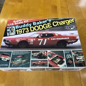 MPC 811 BUDDY BAKER K&K 1973 DODGE CARGADOR NASCAR #71 1/16 McM KIT FS - Imagen 1 de 4