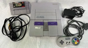 Console Super Nintendo SNES con controller, cavi AC e A/V Cannondale Cup - Foto 1 di 16