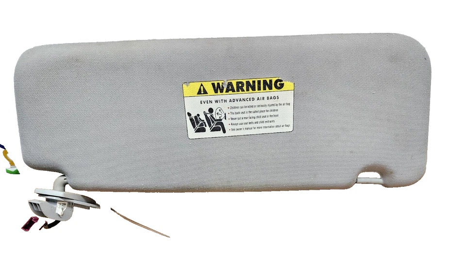 2004–2010 BMW 5-Series E60 Left Driver Sun Visor 528i 530i 535i 545i 550i OEM - Image 1 of 2