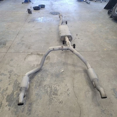 Sierra 2019-2025 OEM CATBACK ESCAPE PARACHOQUES DOBLE SALIDA 19-25 Foto 1 de 4