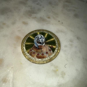Rey Mysterio Jr WWE POWER CHIPS GOLD FOIL - Picture 1 of 2