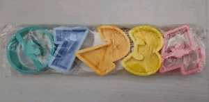 Disney Number 0-4 plastic cutters Cakes/party/baking/biscuits/fondant/cookie - Picture 1 of 1