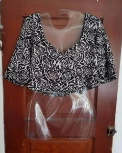 NUEVO CON ETIQUETAS SWAK Camisa Corta Para Mujer 1X Negra Gris Rosas Rayón Poli Spandex Manga Corta - Imagen 1 de 6