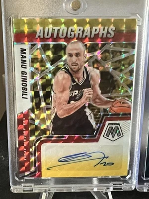 Autógrafos Manu Ginóbili 2021-2022 mosaico rojo y amarillo Prizm Spurs Foto 1 de 2