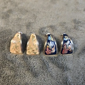 2 Stück Vintage emaillierte Ohrstecker - Bild 1 von 3
