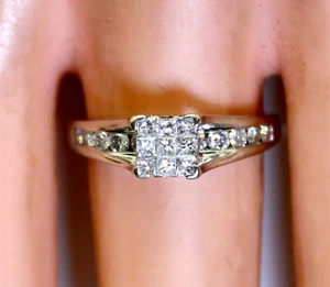 Beautiful 10K White Gold Ladies .71 Ctw Diamond Wedding/Engagement/Promise Ring - Picture 1 of 5