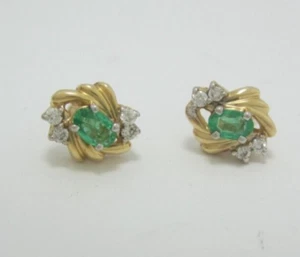 BEAUTIFUL LADIES 14K YELLOW GOLD EMERALD & DIAMOND STUD EARRINGS .12TDW 2.3G - Picture 1 of 6