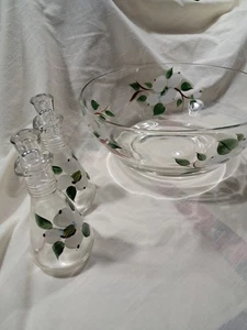 Hand Painted Magnolia Flowers, Leafs 10" 5lb,Salad bowl  Oil & Vinegar curettes - Picture 1 of 5