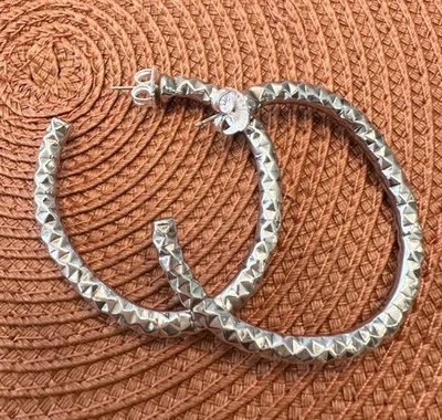 Pendientes de aro de plata de ley con corte de diamante Simon Sebbag Foto 1 de 4