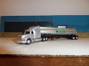 HIGH SPEED/HERPA HO SCALE FORD AEROMAX WITH 40 FT. TANK TRAILER SCULLY C-8 - Picture 1 of 2