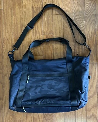 Bolso de hombro Athleta negro Foto 1 de 3