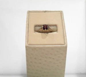 Ladies 10K Yellow Gold February Birthstone Simulated Amethyst Ring Size 5.25 - Picture 1 of 9