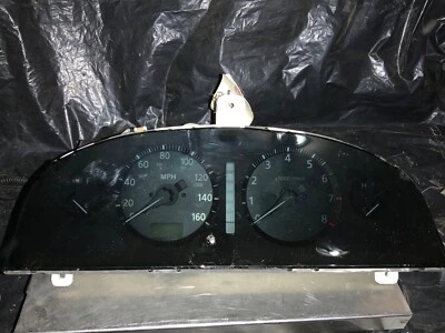 Panel de cuadro de medidor de velocímetro de instrumento *141 k millas* - Infiniti I30 37I 2000 Foto 1 de 4