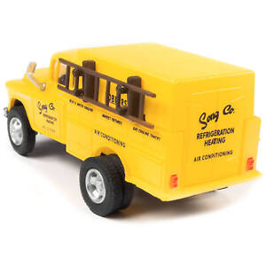 Classic Metal Works 1/87 Scale Model Truck 1955 Chevrolet Utility Yellow