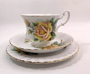 Royal Albert Sweetheart Rose Gialle Rosmarino Tazza Piattino Piatto 3 Pezzi Casetta - Foto 1 di 7