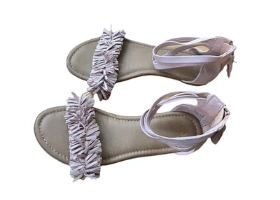 Sandalias Justice Girls rosa claro con flecos y correa en el tobillo talla para mujer 8 niñas 6,5 Foto 1 de 3