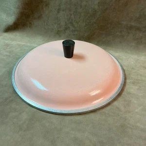 Tapa/cubierta vintage de utensilios de cocina de metal de aluminio club solo rosa con perilla negra - Imagen 1 de 5