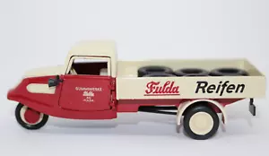 m2x823, Schuco Tempo Hanseat Dreirad Pritschenwagen Fulda Reifen 1:43 - Bild 1 von 9