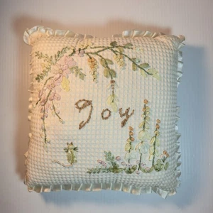 Small Needlepoint Satin Ribbon Decorative Pillow Cat Joy Floral Waffle Fabric - Picture 1 of 6