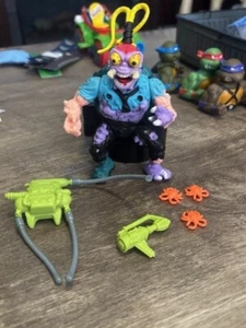 Scumbag Teenage Mutant Ninja Turtles TMNT 1990 Playmates Vintage W/ ACCESSORIES - Picture 1 of 1