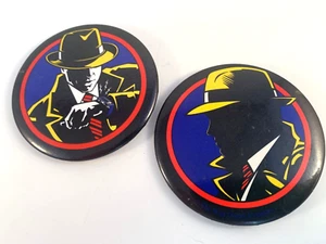 Dick Tracy Película Promo Disney Pinback 1996 Lote de (2) Botones 2.5" Negro y Azul - Imagen 1 de 8