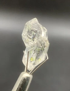 Grappolo Quarzo Petrolio Fluorescente Unico 8 Carati. - Foto 1 di 11