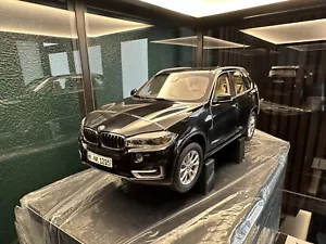 1/18 BMW X5 (F15) 2012 Paragon Sapphire Black - Bild 1 von 6
