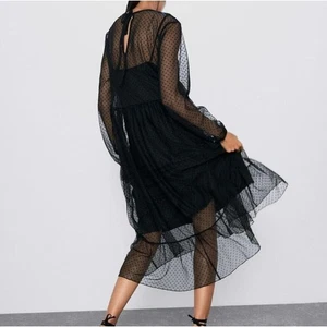 Neu ohne Etikett Zara Kleid gepunktet schwarz Netz Stufen Midi Boho Cottagecore Prairie Gr. M - Bild 1 von 16